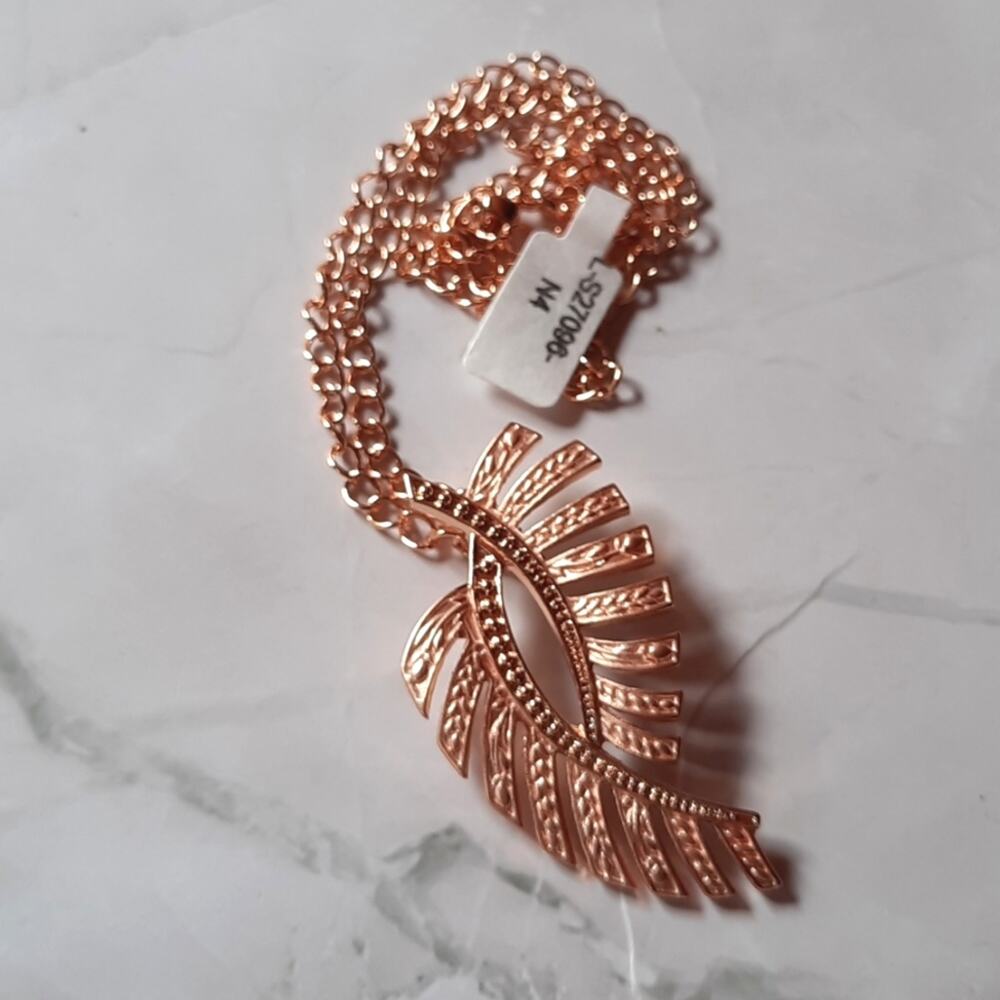 Rose Gold Leaf Pendant Necklace